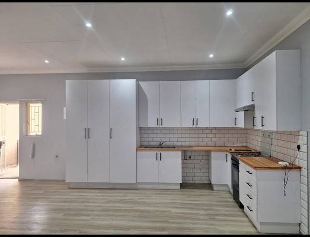 2 BEDROOM PROPERTY TO RENT IN SELECTION PARK